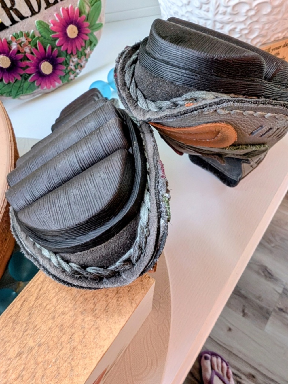 Socofy “Danifer” Handcrafted Genuine Leather Leaf Flats - Picture 4 of 4